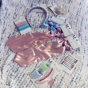 Set of 8 hair accessories ME Modern Expressions scrunchie bands ties cli…